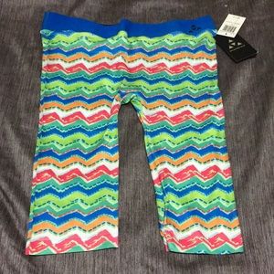 Balanced tech under the knee chevron Capri NWT